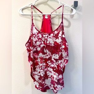 Underarmour Flowy Work Out Shirt